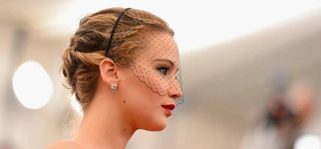 原创原创为艺术献身之美国好莱坞90后女星詹妮弗劳伦斯