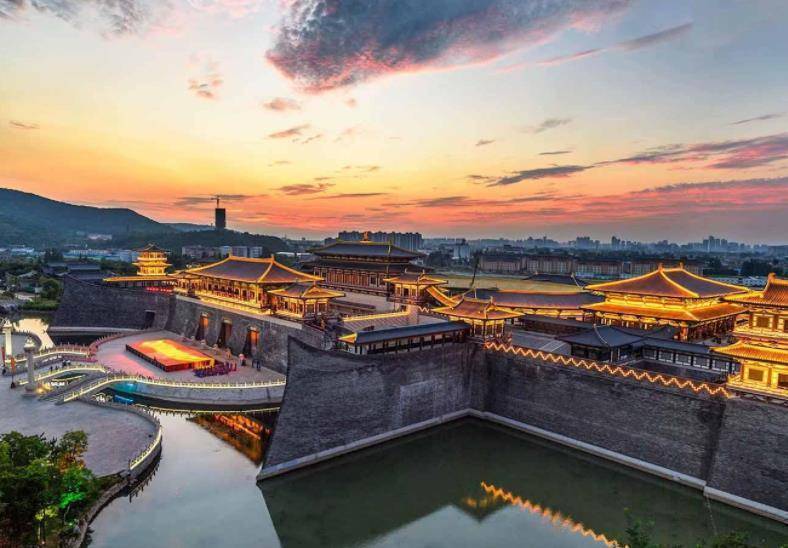 湖北一景区成功逆袭,耗资13亿建成,客流量已突破900万人次_唐城_旅游