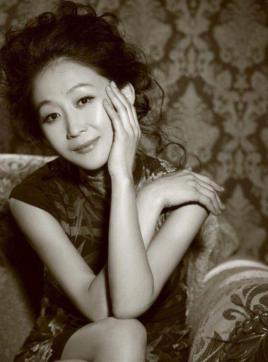 事业成功但感情未如人意的陈瑾,曾与著名演员,主持人,编剧刘亮佐共同