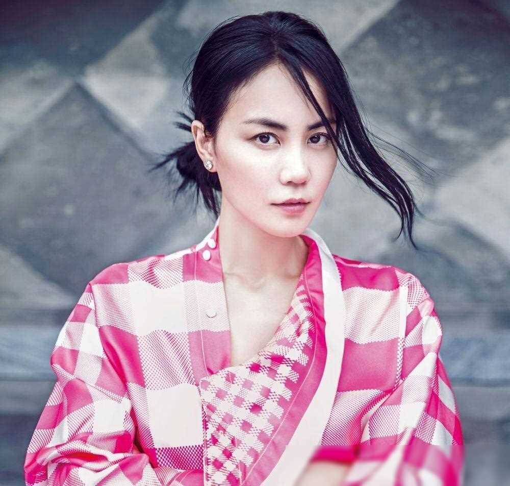 王菲为女儿花百万治唇裂如今唇形如初但脸部变化引人注目