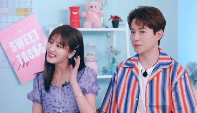 原创原创太实诚张含韵不敢请赵丽颖来助唱一个字暴露俩人私下真实关系