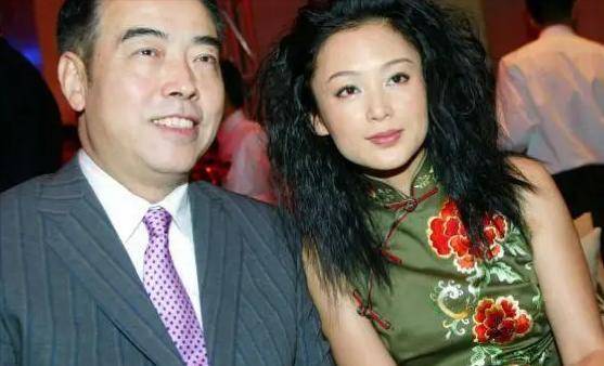 两大名导为其着迷,今55岁活得像25岁_陈凯歌_陈红_倪萍