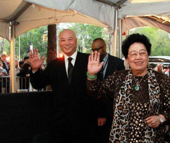 陈丽华儿子开豪车看望闺女没想到却被拒富二代素质差距太大