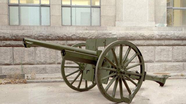 民国抗战时期常能看到的山炮和野炮它们到底有什么区别