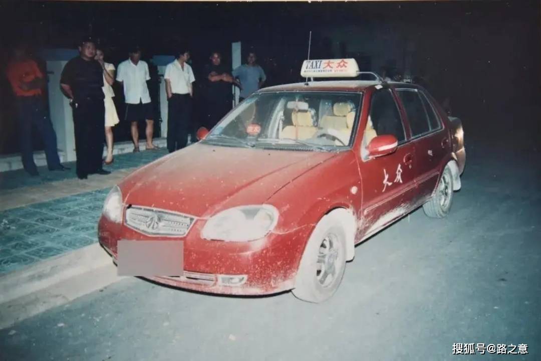 2001年重庆市"2·18"系列抢劫杀人案侦破始末_出租车_驾驶员_王东