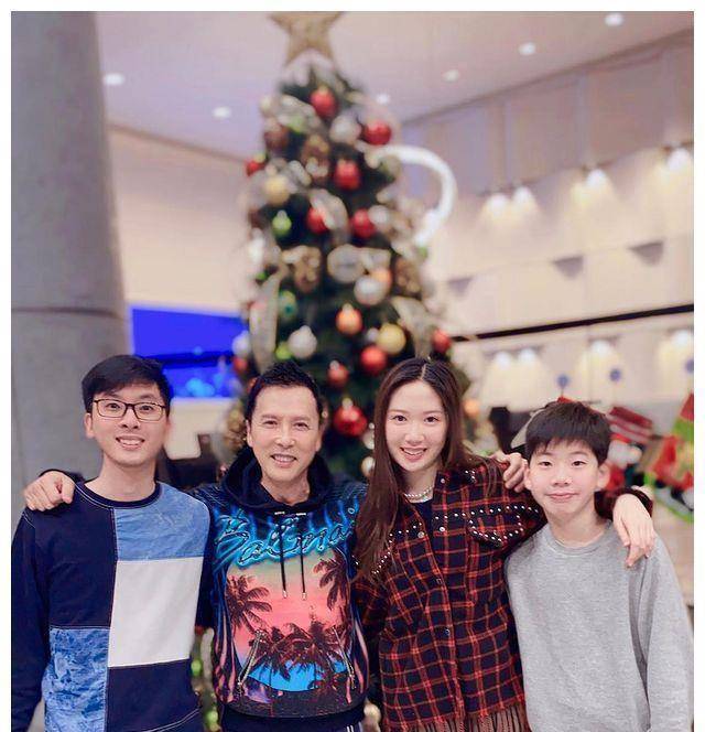 原创原创甄子丹和赵文卓开战究竟谁对谁错自称提携吴京却遭误解