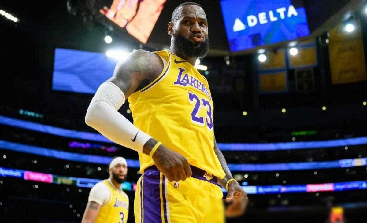 nba3动态:詹皇退役时间揭晓,恩比德签新合同,布朗尼申请转学_詹姆斯