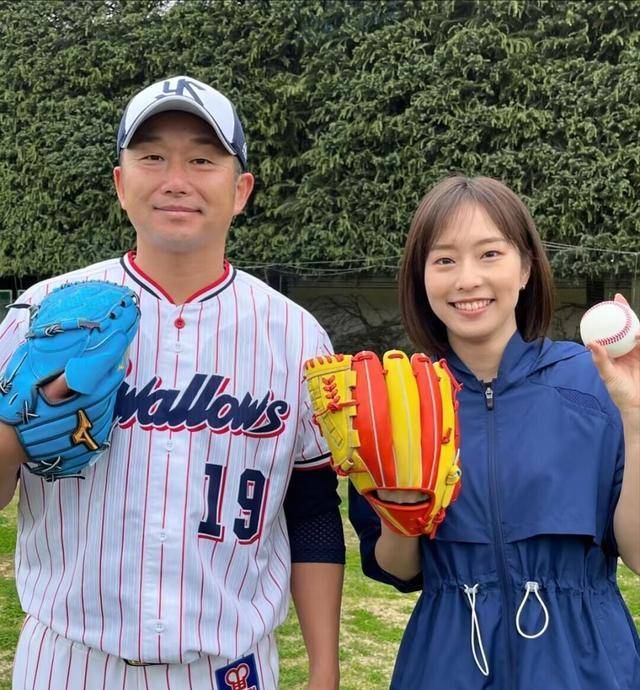 石川佳纯担任2024年巴黎奥运会解说并为棒球比赛开球如月之光般璀璨