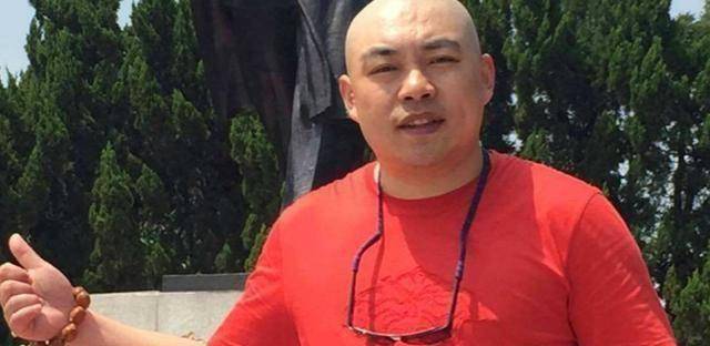 原创程野秀千万级别豪车车牌号更是罕见赵本山弟子都这么有钱