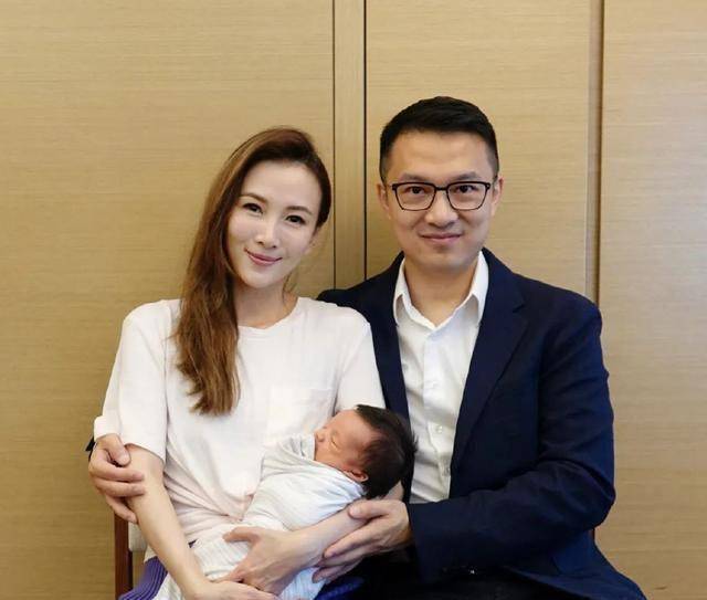 就这样,在陈法拉走后,诸葛紫岐在薛家差不多是要风得风,要雨得雨了
