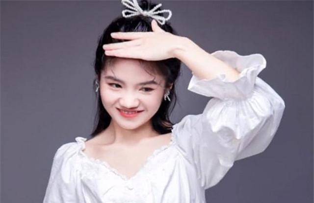 原创变形计最可怜的女孩幸运遇上最美单亲妈妈如今被母子宠成公主