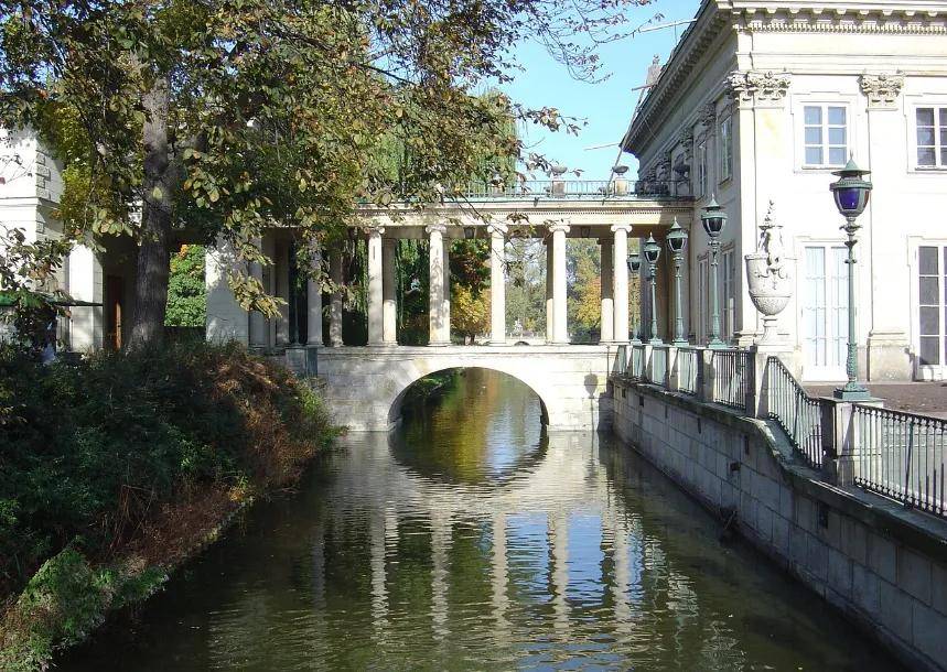 2024年波兰华沙大学留学教育招生简章