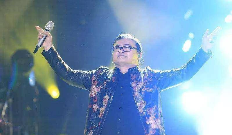 原创内地音乐教父刘欢因病隐退结婚34年妻子不离不弃女儿学成归来