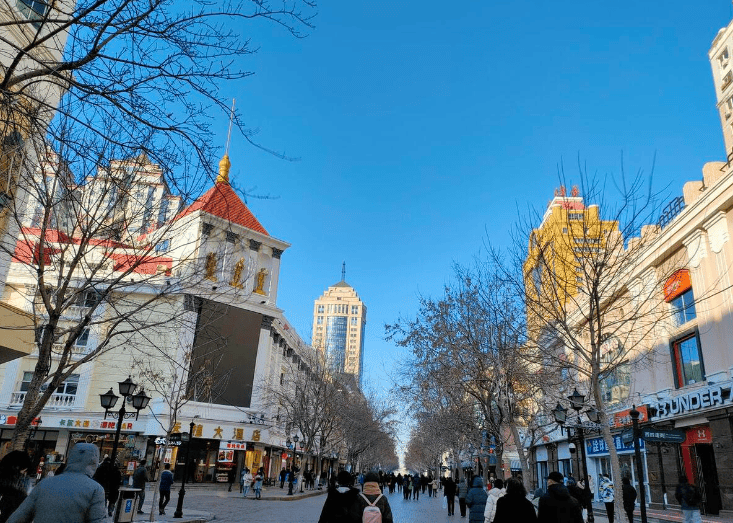 中央大街,这条始建于1898年的街道,是哈尔滨的一张名片.