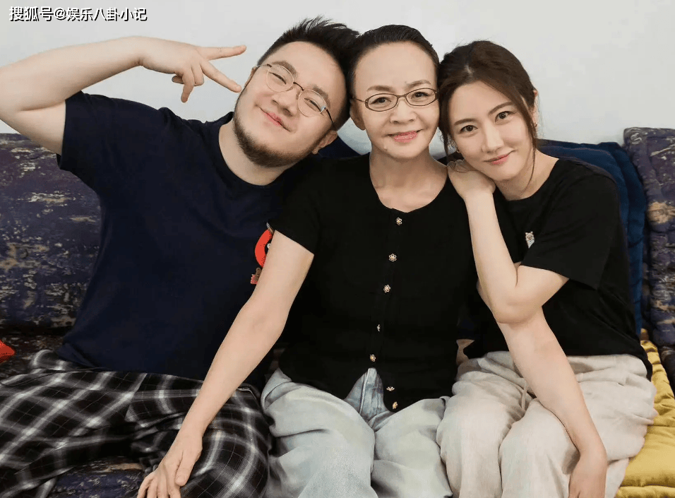 张嘉益的表弟姬他:从画家到演员,无戏可拍时被表哥用14部戏带火