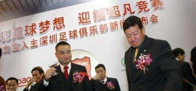 原创神棍张海14岁辍学练气功26岁控股百亿使健力宝陷入危机