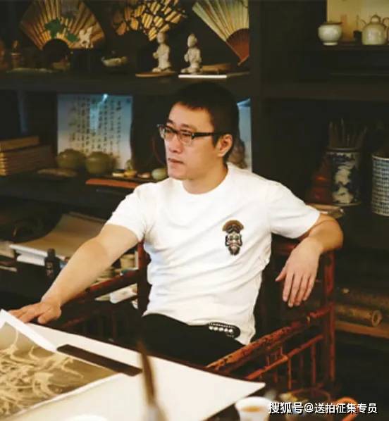 嘉德保利送拍丨好事正酿《龙腾甲辰》限量威士忌/版画