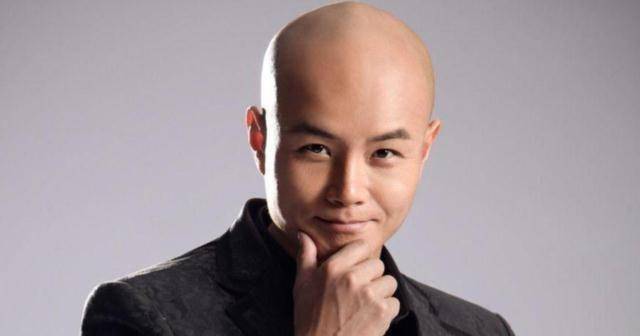 原创从金牌主持人到街头卖艺如今出家为僧乐嘉错在了哪里