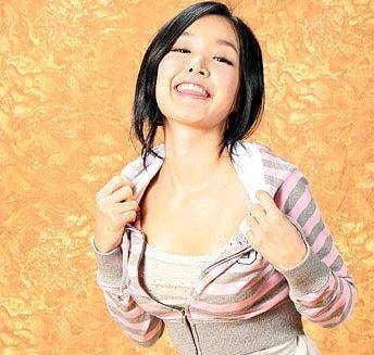 原创宅男女神金善英凭借时尚片博取关注大方公开承认整容