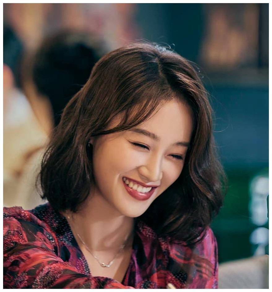 好家伙37岁江疏影和33岁蓝盈莹站一起没有对比就没有伤害啊