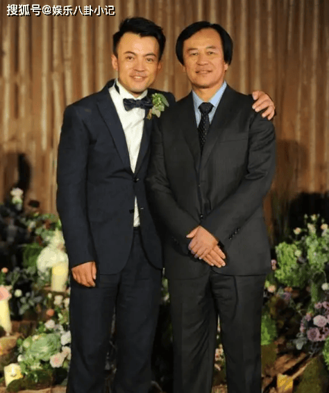 原创林家川父亲是金牌编剧娶漂亮老婆跑龙套16年42岁大火
