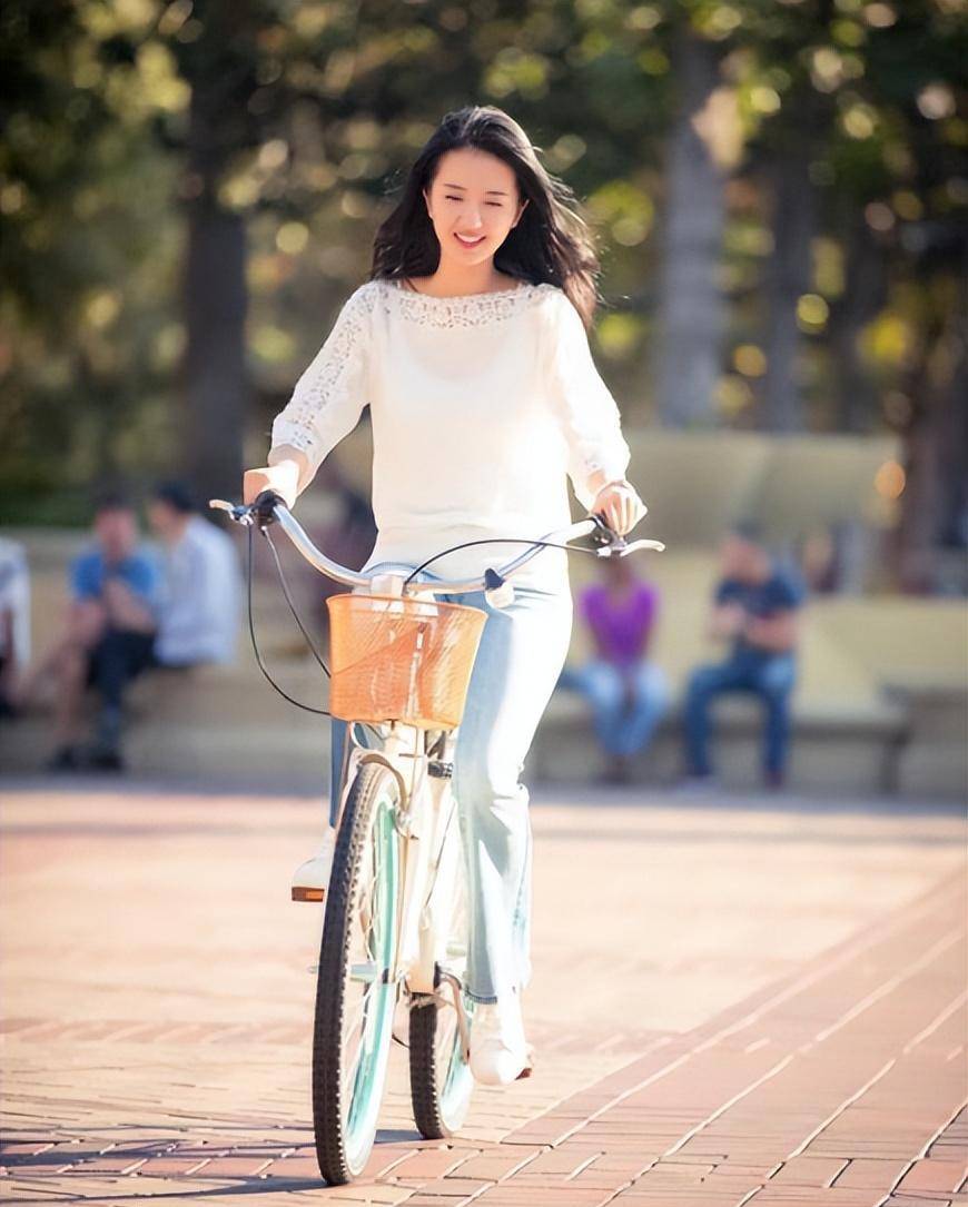 长相似女版相柳,开挂人生资源好到爆,《承欢记》二搭杨紫火出圈_程欢