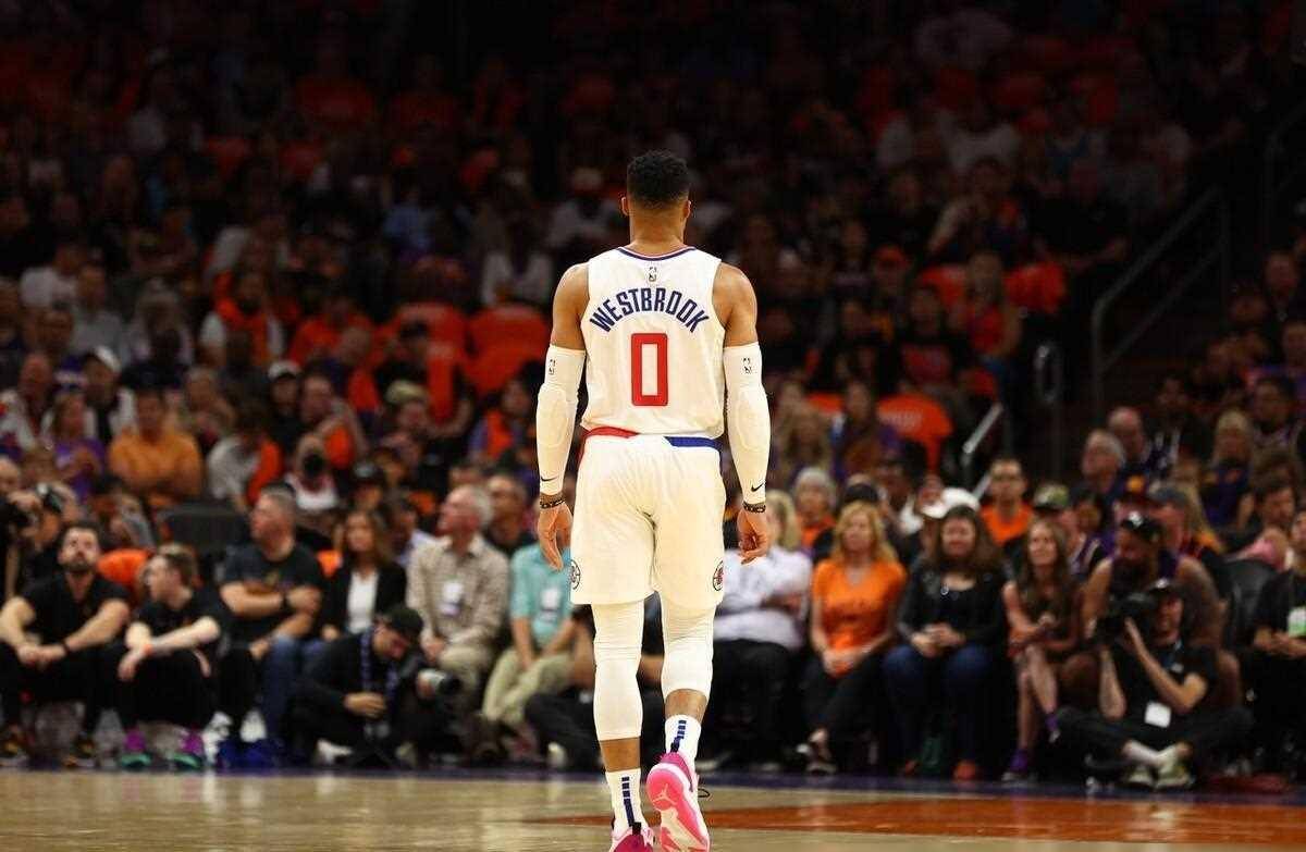 在即将到来的新赛季中,威少将全力以赴,用实际行动证明自己的价值.