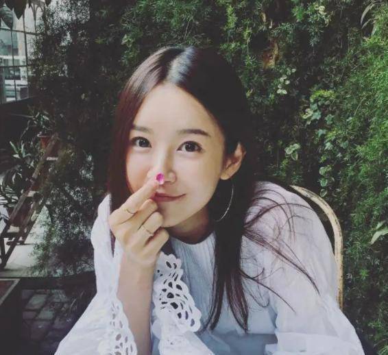 他与许婧原本就并不是同一个世界的人,充斥着家中烟火气的张子萱,的确