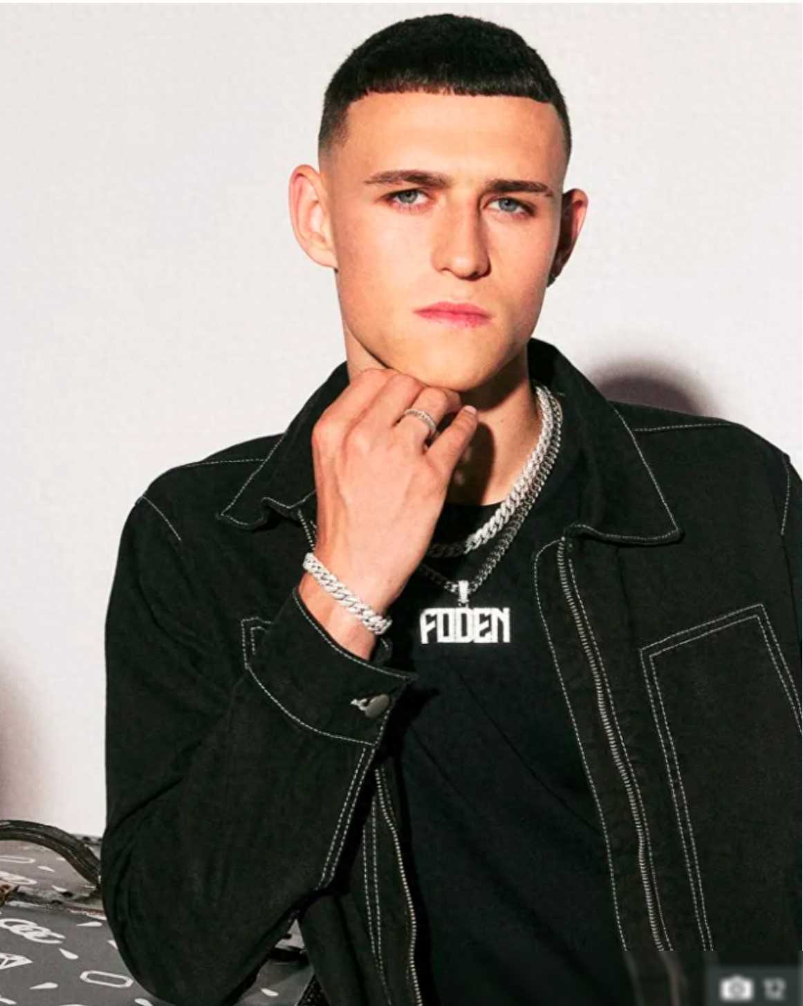 揭秘菲尔·福登:曼城太子独特的生活画卷_比赛_丽贝卡·库克_球场