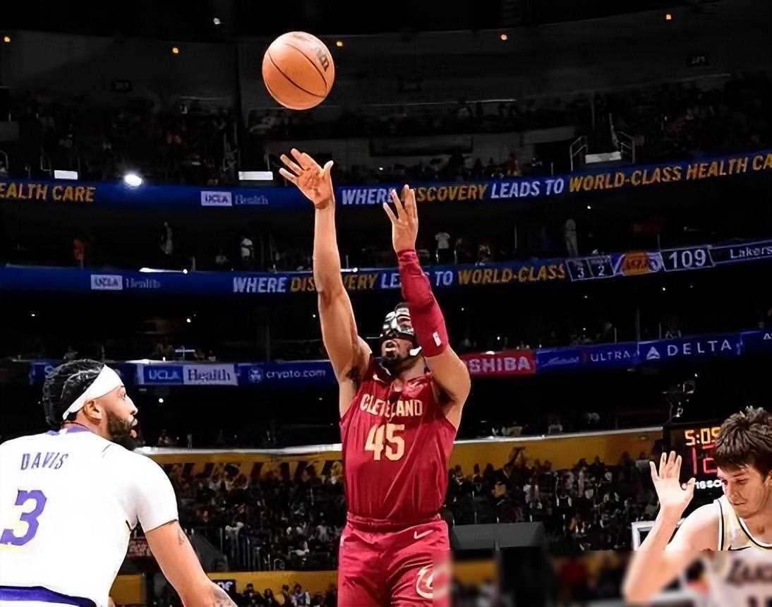 原创湖人豪取四连胜冲进前八詹皇轻松2412四替补携手共斩4分4断