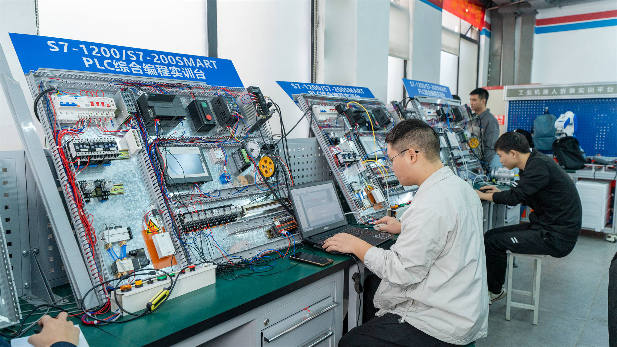 高中毕业学什么技术好电气自动化专业怎么样