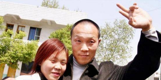 男子杀妻被判15年服刑11年妻子回来了赔偿70万该喜该悲