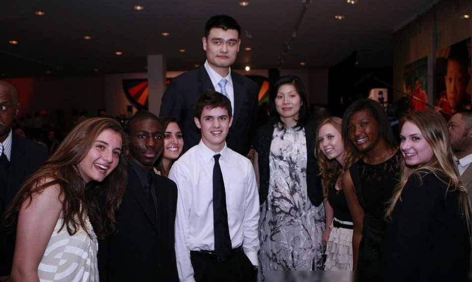 原创姚明女儿又胖了14岁身高190体重近190斤网友这谁敢