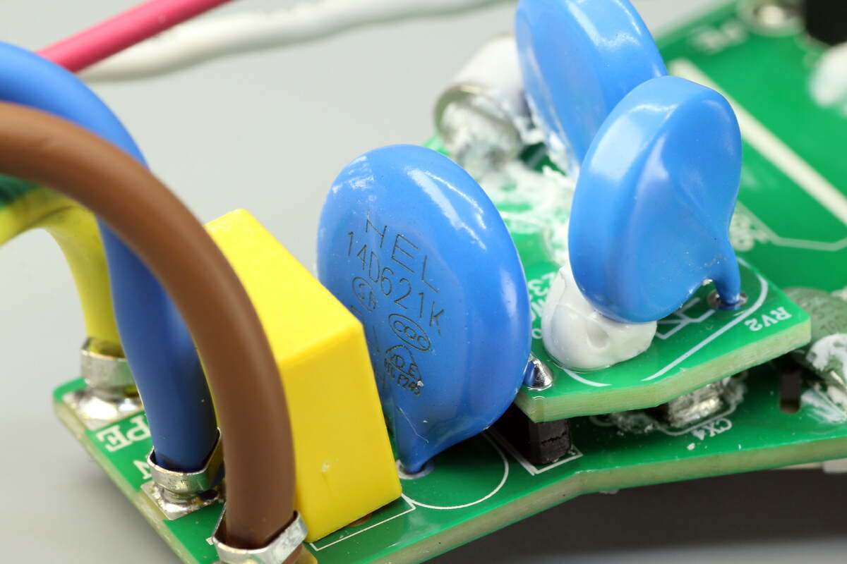 放电管在pcb上的名称(放电管在pcb上的名称是什么)