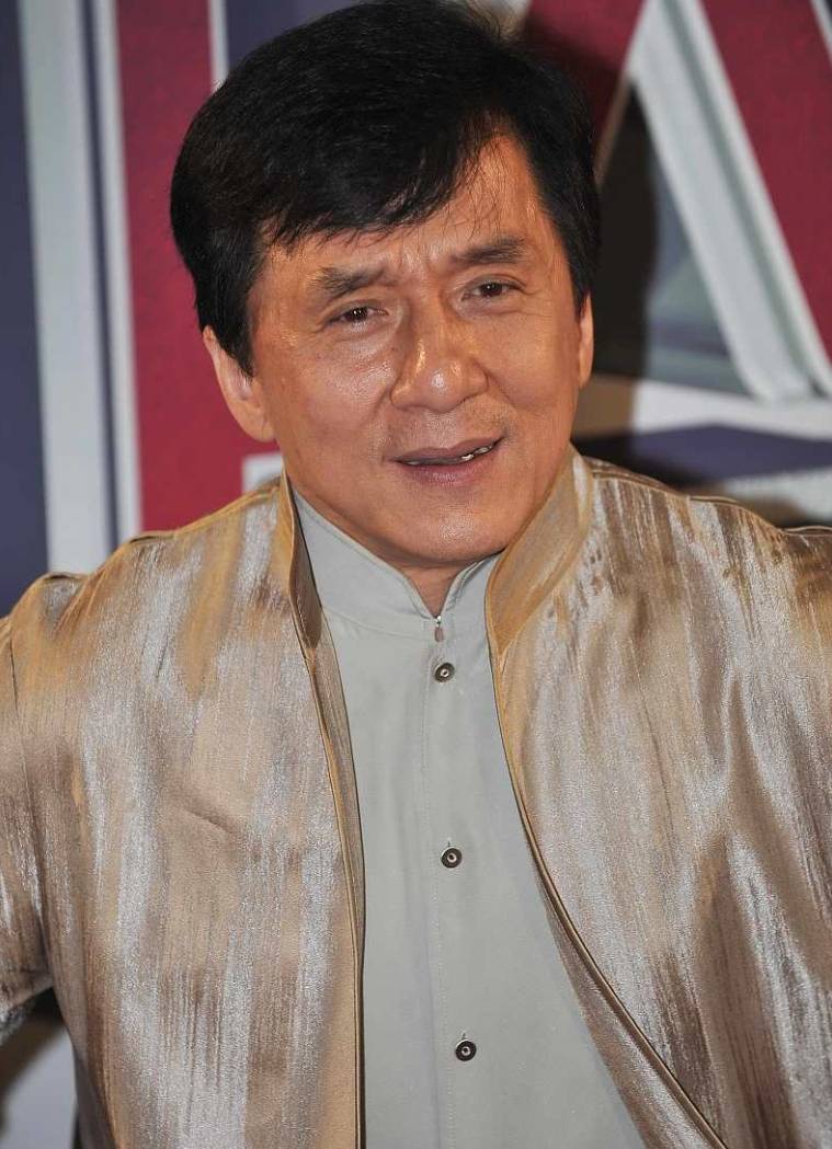 胡歌又上热搜,疑似头发白了,普通人该如何面对岁月沧桑_光阴_成龙