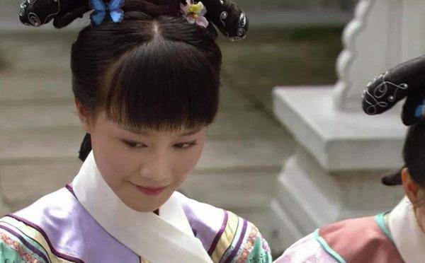 甄嬛传皇帝第一次到碎玉轩谁注意浣碧的蹲姿了真没眼看