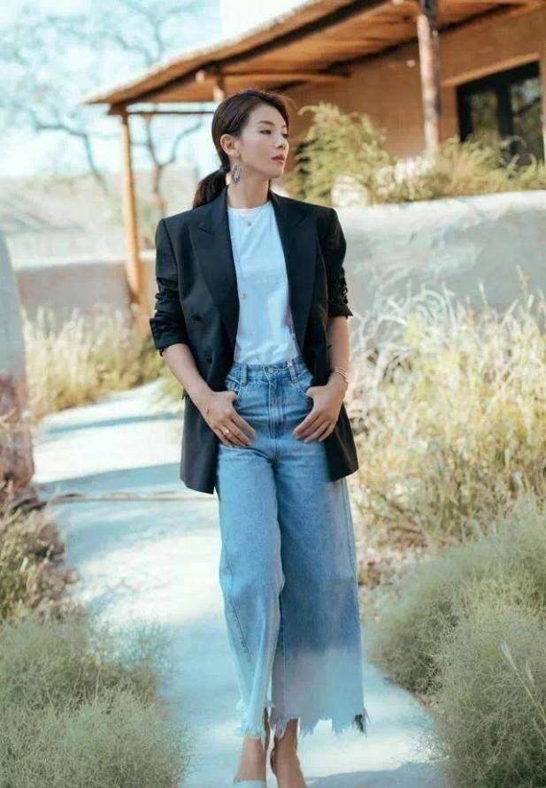 穿羽绒服时一定不要配时尚裤看看刘涛陶虹这样穿是有多美