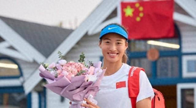 中国队2比0横扫中国台北郑钦文轻取胜利并送出双误