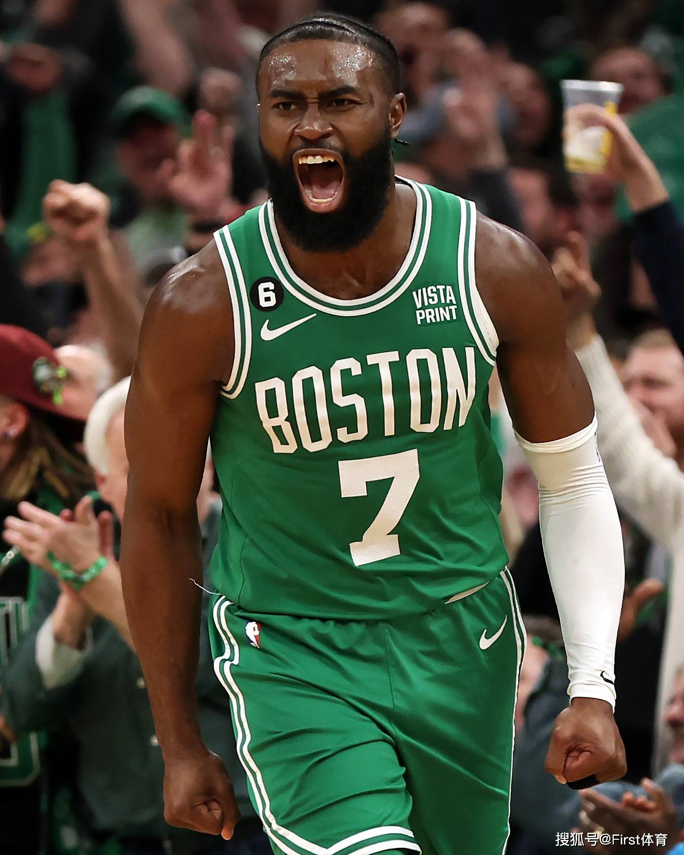 雄鹿遭重创!字母哥小腿拉伤!里弗斯变阵生效,贝弗利首发20 10_比赛_塔