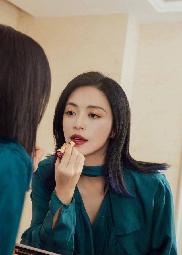 戳进来看着他们的脸,我就觉得人生又美好了_肌肤_sisley_姚晨