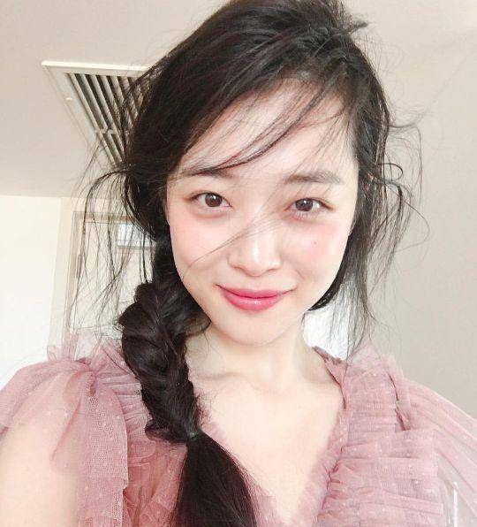 原创崔雪莉我向他们求助过但没有人握住我的手