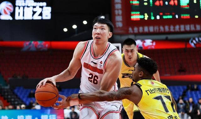 原创张皓嘉三分命中率48广东宏远锋线新星状态回勇助力冲击总冠军