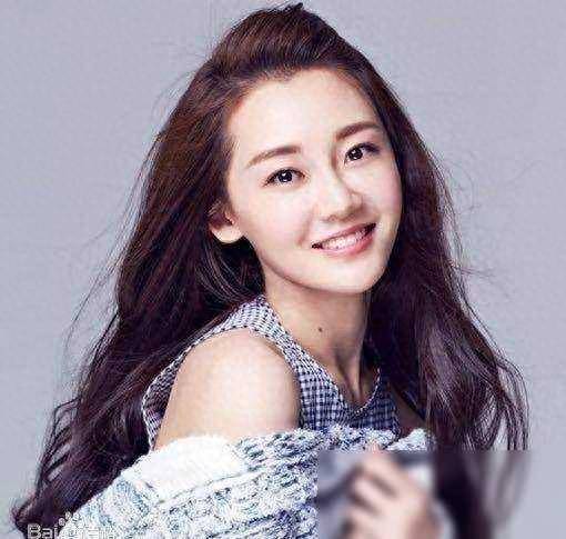 出道10年不红,30岁演了18岁美女,今成冯小刚亲选的电影女_苗苗_角色