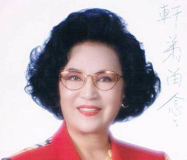 如果说孙侨潞的英年早逝,让人难以接受,那么跟她只差三天离世的88岁李