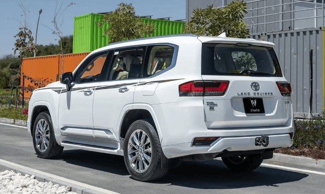 号称"陆地巡洋舰"!动力强劲,全时四驱,爬山涉水不在话下,越野王中王!