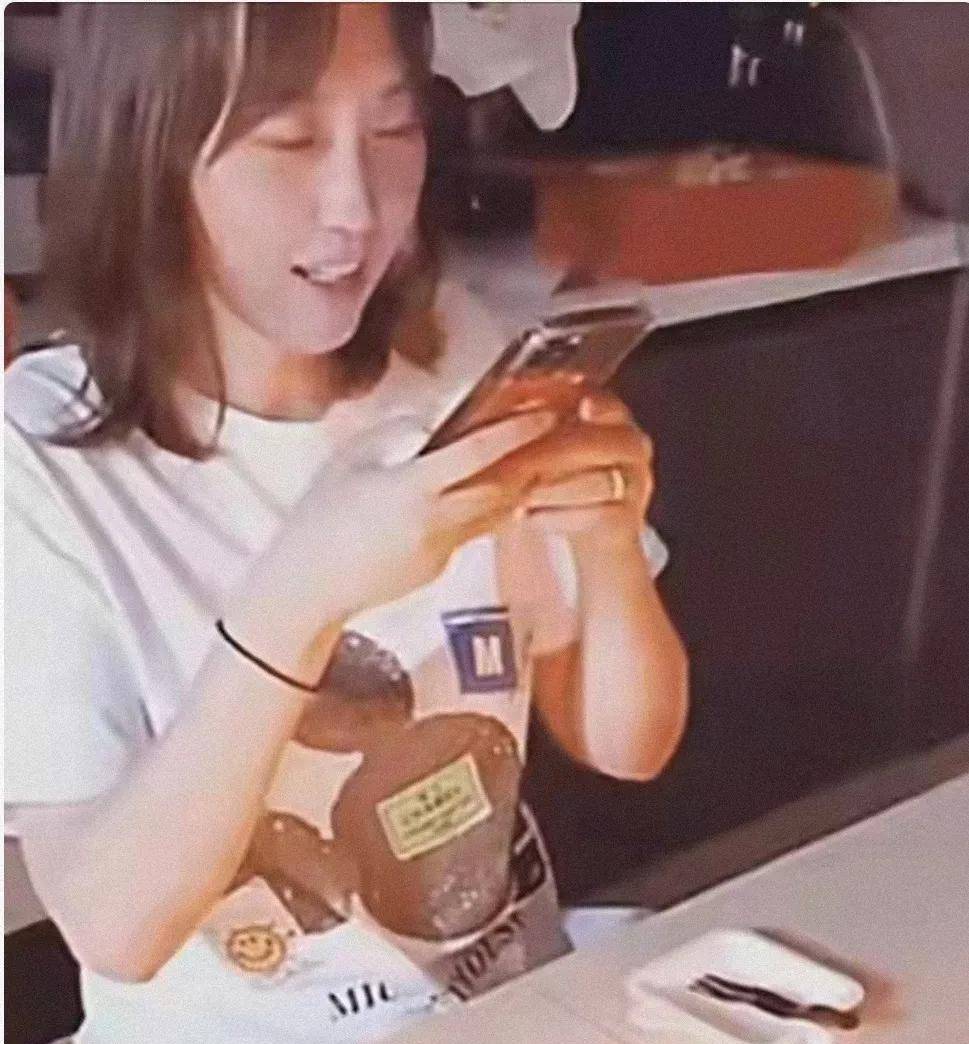 原创5位英俊潇洒男星娶丑妻当宝真爱面前颜值只能靠边站