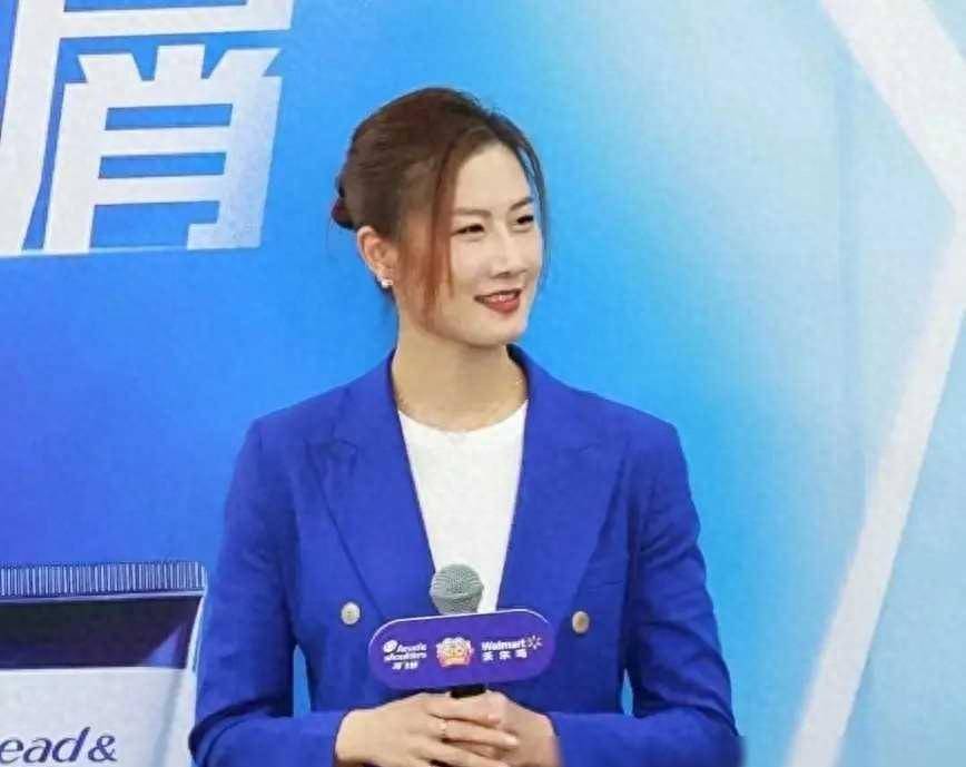 丁宁婚纱照曝光大家期待谁是她的归宿呢