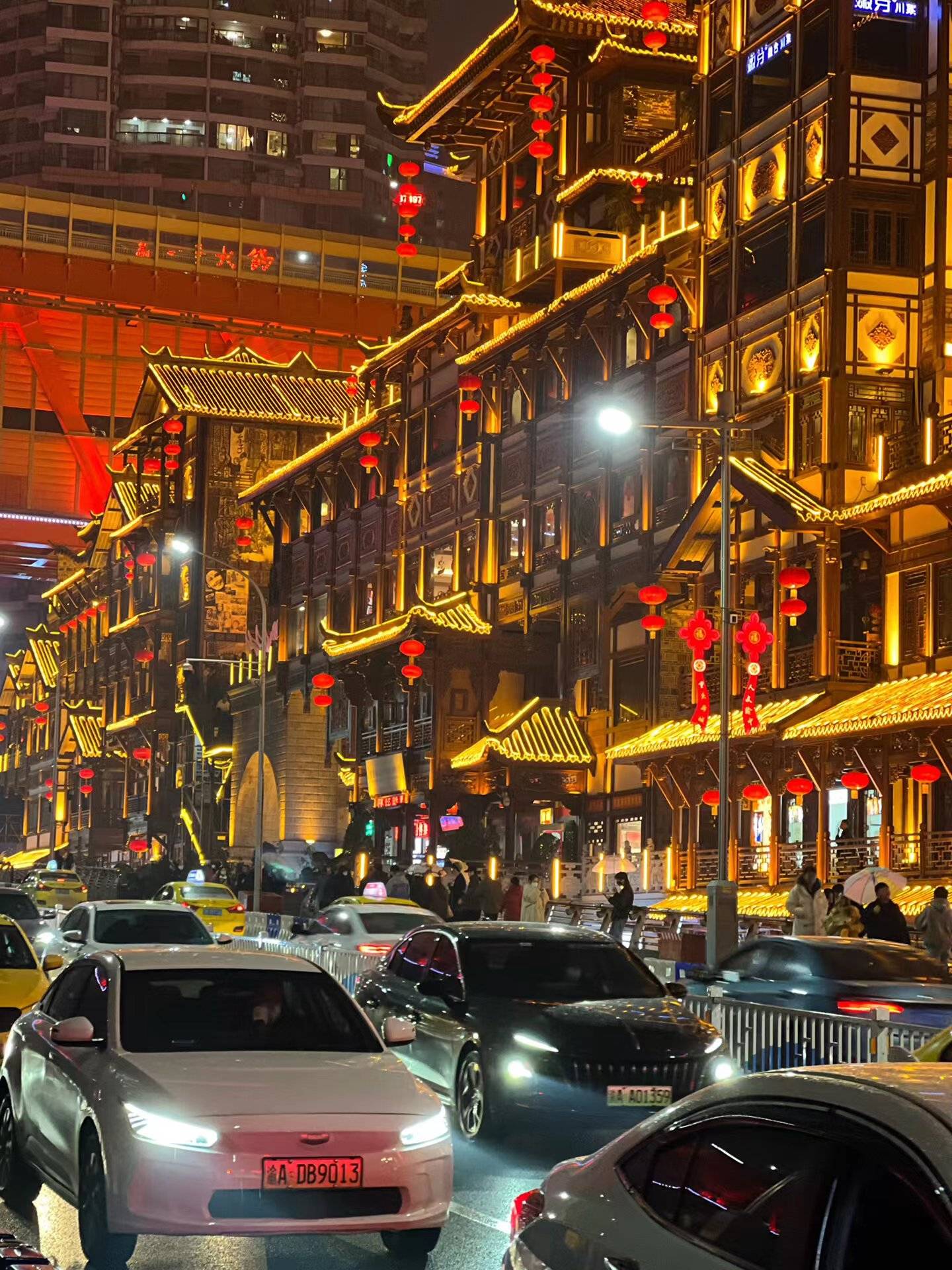 是以"民国历史","巴渝特色"为主题的特色街区,位于重庆两江国际影视城