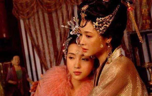 她16岁被俘遭敌人玷污14年死后被冒充冒充者却被封公主