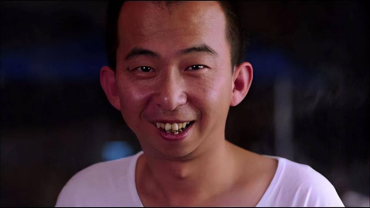 巨兴茂被誉为第一丑星娶娇妻之后用24年成功做亿万导演